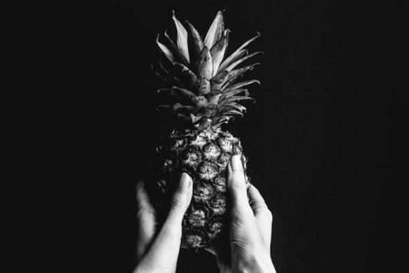Pineapple Black and White